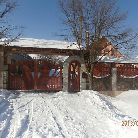 Karpatskiy Domyk Izki Exteriör bild